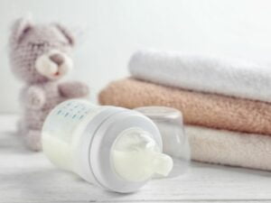 Best Baby Bottle Brands in Singapore: Reviews & Where To Buy (2022)