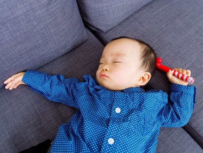 How to Cultivate Good Sleeping Habits for Baby by Dr Leo Hamilton