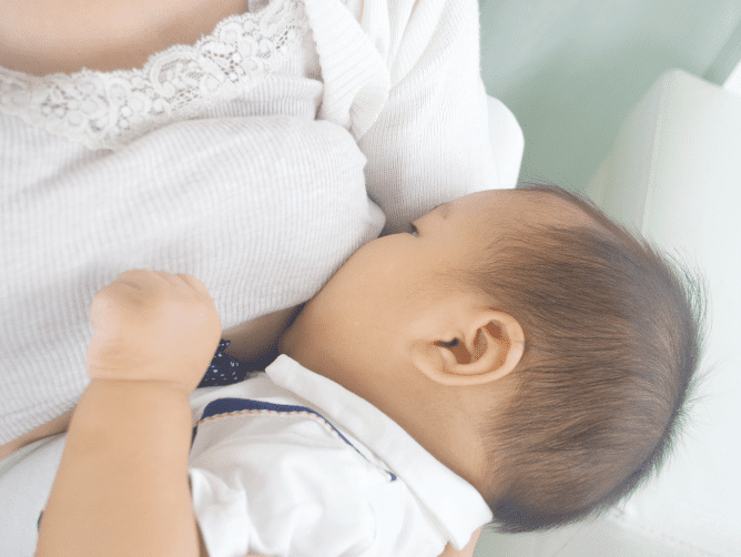 The Ultimate Breast Feeding Guide For First- Time Mummies