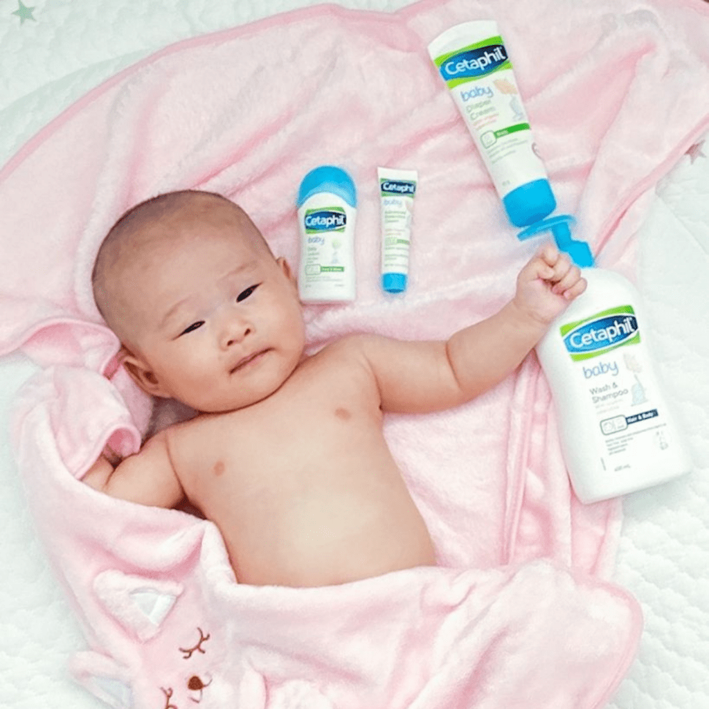 Here are some tips for bathing and maintaining good skincare for your newborn.