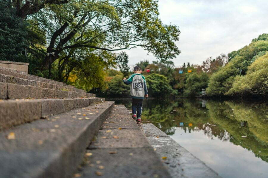 perhatikan keselamatan bermain saat Mudik dengan anak
