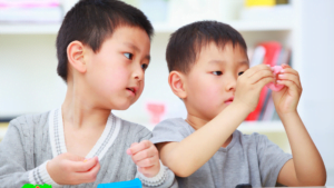 Ide THR Lebaran Menyelipkannya dengan Mainan