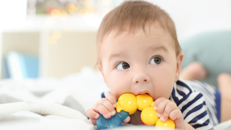 Santuy! Ini 5 Rekomendasi Teether Bayi yang Aman Digunakan