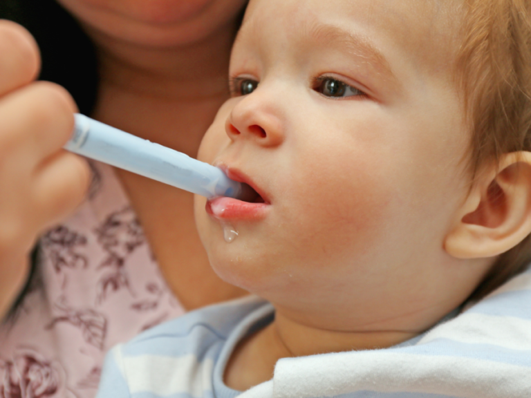 7 Rekomendasi Pipet Bayi untuk Minum Obat, Praktis!