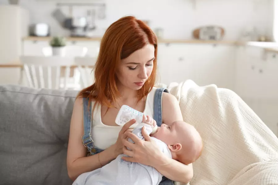 Tips Agar Bayi Mau Minum Susu dari Dot