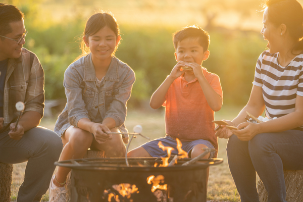 Tips Camping di Rumah Buat Api Unggun