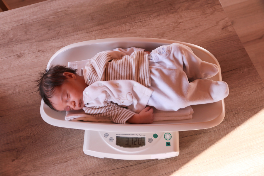 Moms Ini Berat Badan Bayi Normal dan 7 Tips Menjaga Berat Badannya