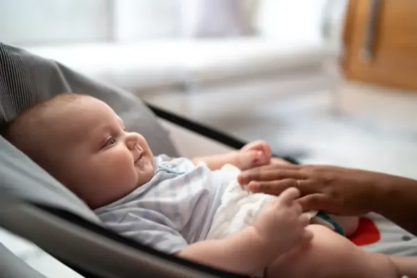 Adakah Batasan Waktu Bayi Tidur di Kursi Goyang Bayi