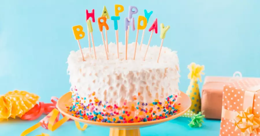 kue ulang tahun sebagai kado untuk anak perempuan
