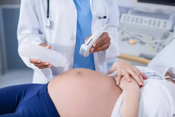 penyebab bayi sungsang dapat diketahui melalui pemeriksaan ultrasonografi (USG)