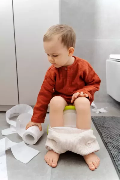 mengajarkan toilet training bayi