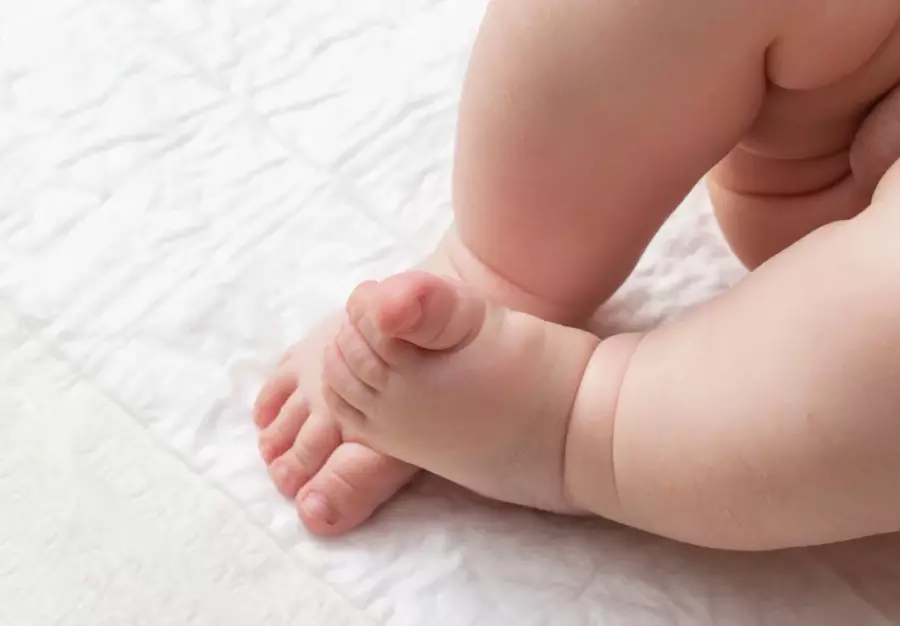 Manfaat Minyak Telon Bayi