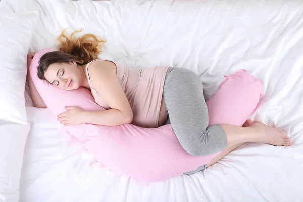 008. Pregnancy Pillow